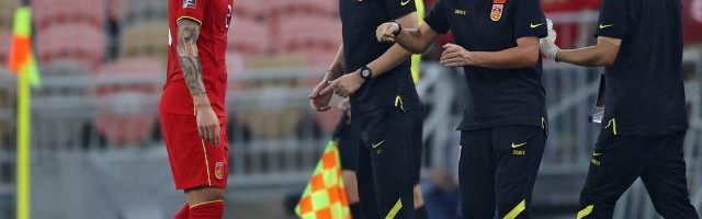 半岛体育官网-国足五后卫=自杀？机关算尽太聪明 终是一场空欢喜